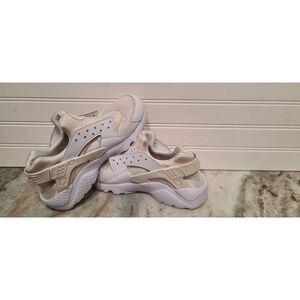 Nike Air Huarache Youth White/Beige Shoes Size 6Y